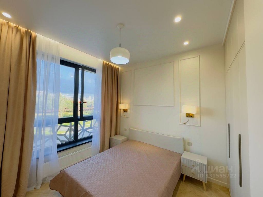 m. ZIL: Apartment, 2-rooms