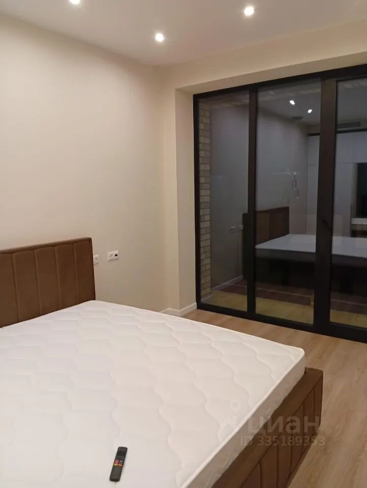 m. Dubrovka: Apartment, 2-rooms