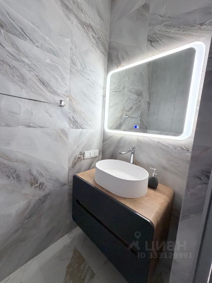 m. ZIL: Apartment, 2-rooms