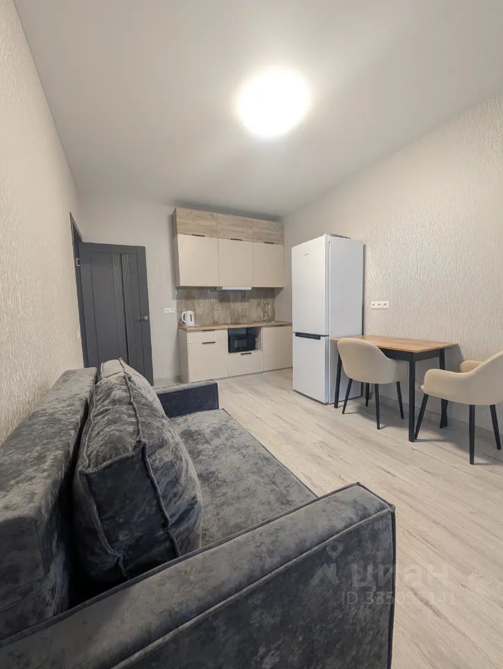 m. Lukhmanovskaya: Apartment, 1-rooms