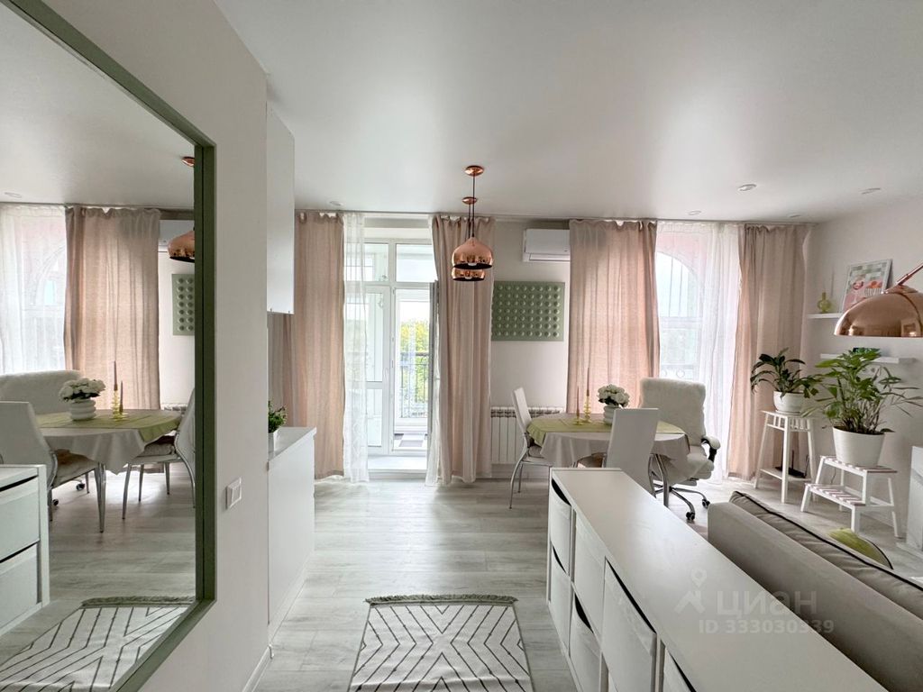 m. Opalikha: Apartment, studio
