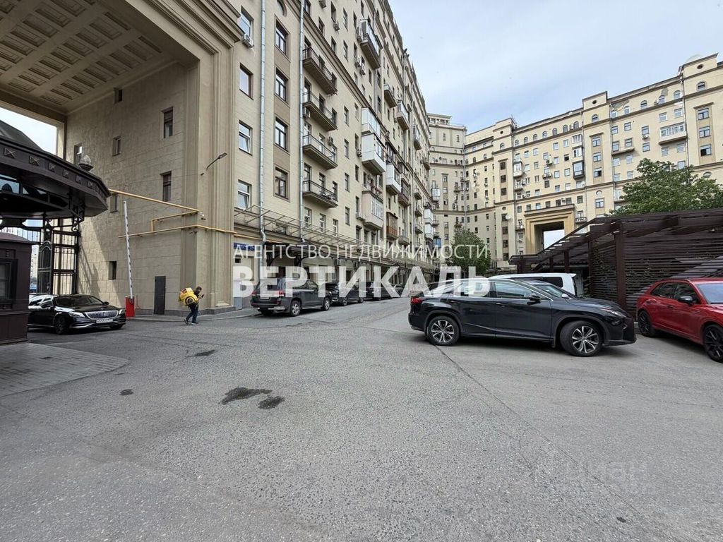 m. Smolenskaya: Apartment, 3-rooms