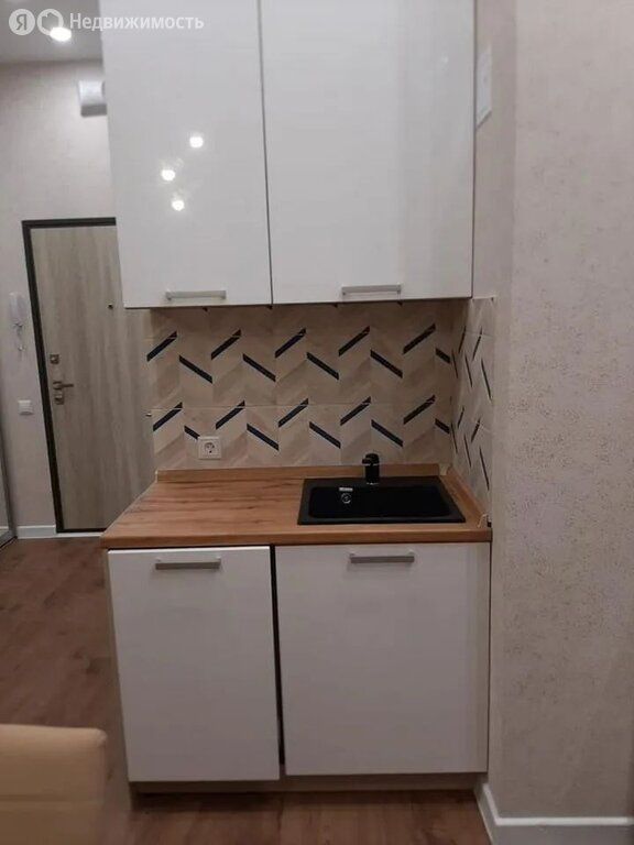 m. Shelepikha: Apartment, studio