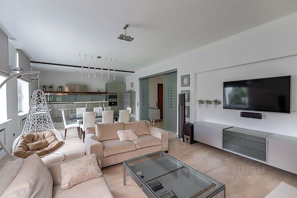 m. Minskaya: Apartment, 3-rooms