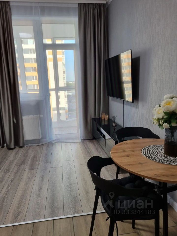 m. Strogino: Apartment, studio