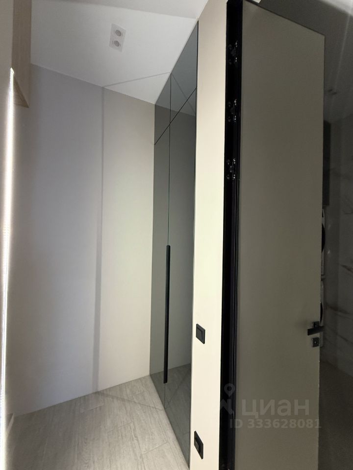 m. ZIL: Apartment, studio
