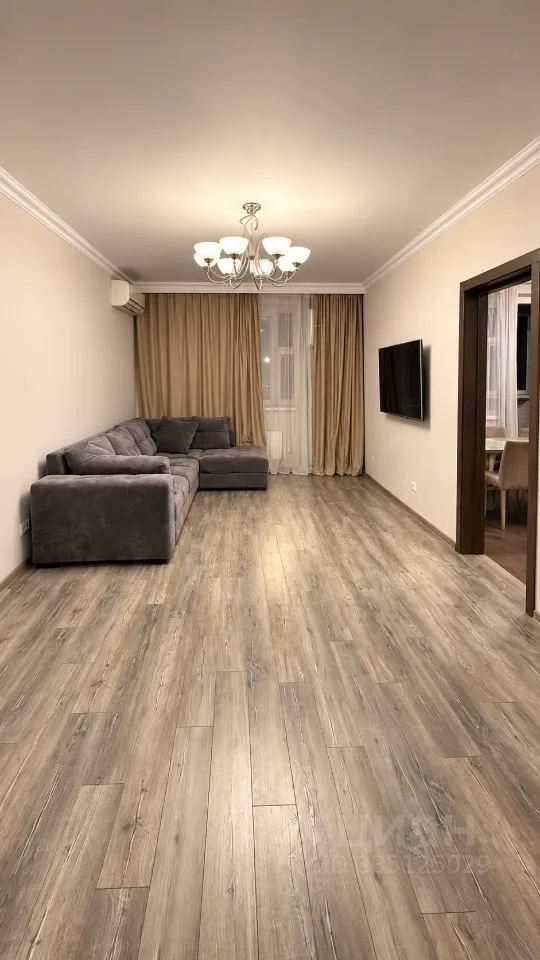 m. Levoberezhnaya: Apartment, 3-rooms