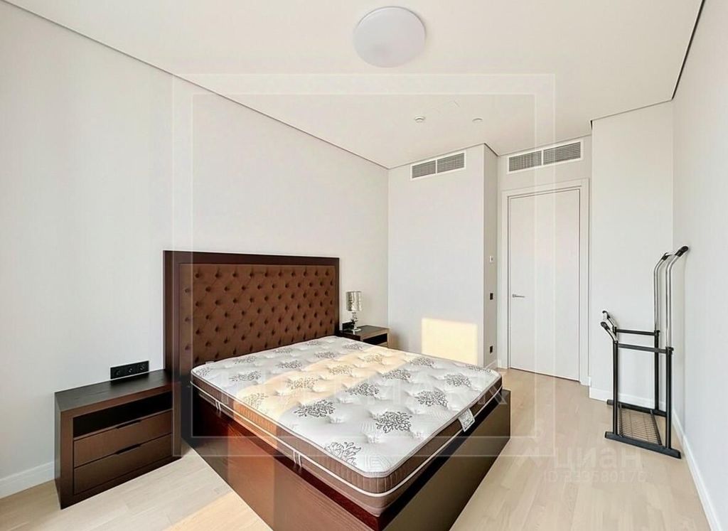 m. Chkalovskaya: Apartment, 3-rooms