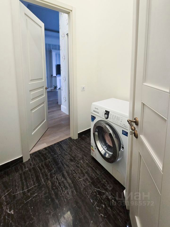 m. Molodezhnaya: Apartment, 3-rooms