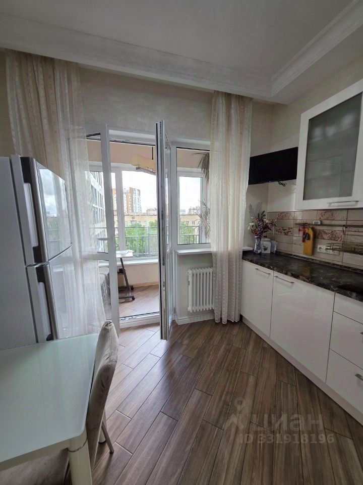 m. Rabochy Poselok: Apartment, 2-rooms