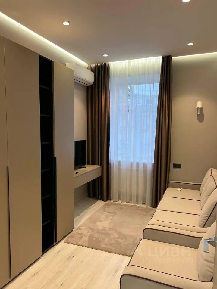 m. Smolenskaya: Apartment, 3-rooms