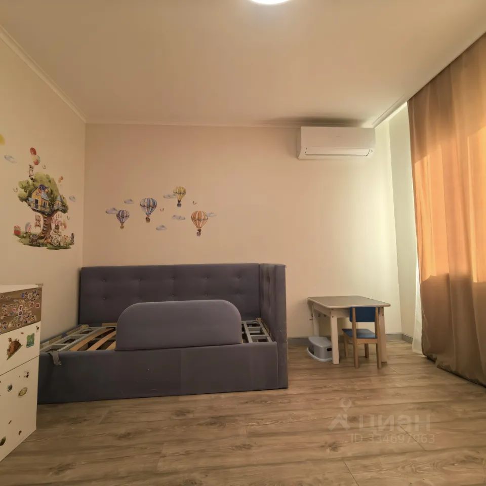 m. Bulvar Dmitriya Donskogo: Apartment, 2-rooms