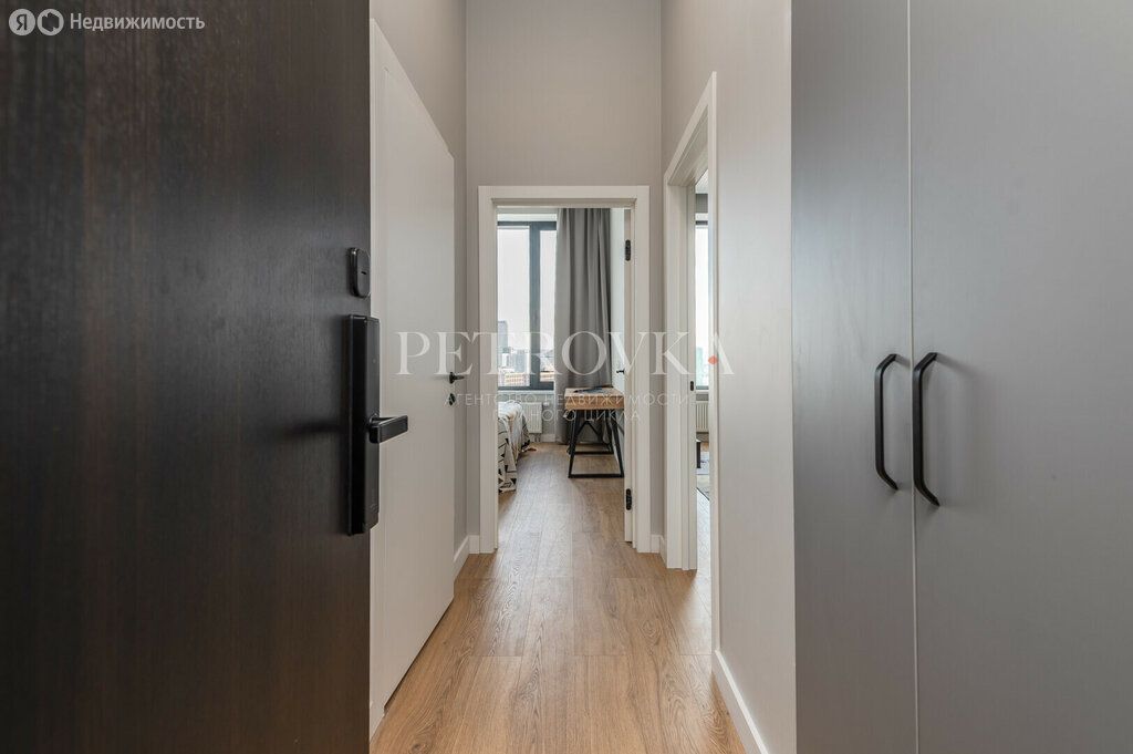 m. Verkhnie Kotly: Apartment, 2-rooms