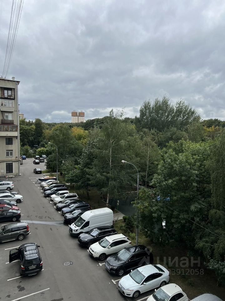m. Ploschad Gagarina: Apartment, 2-rooms