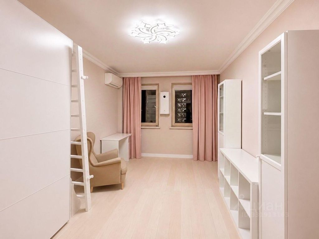 m. Narodnoe Opolchenie: Apartment, 2-rooms