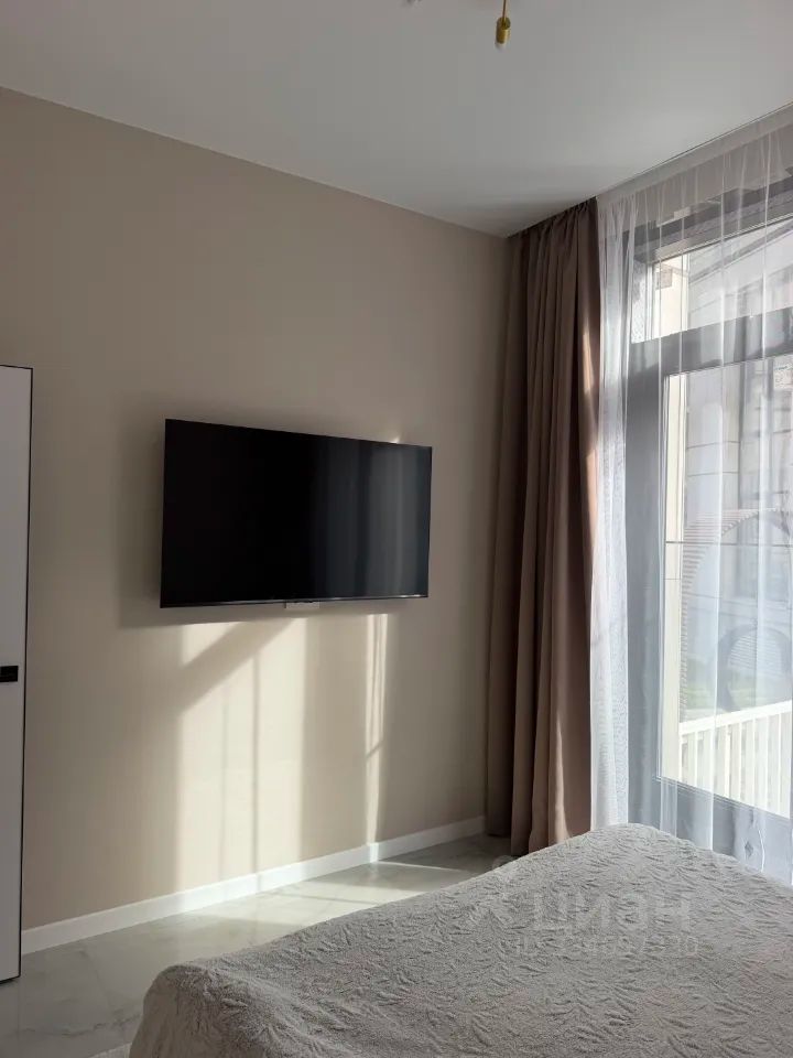 m. ZIL: Apartment, 2-rooms