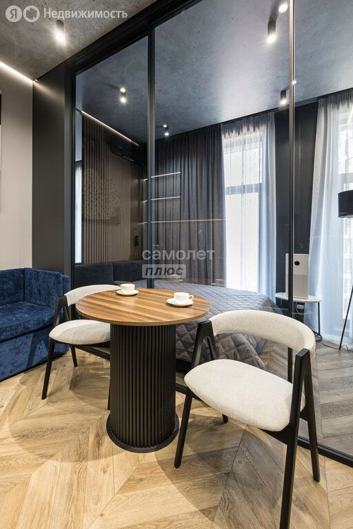 m. Zorge: Apartment, studio