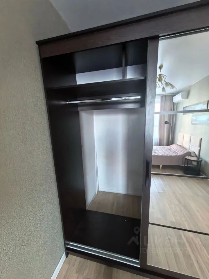 m. Lukhmanovskaya: Apartment, 1-rooms
