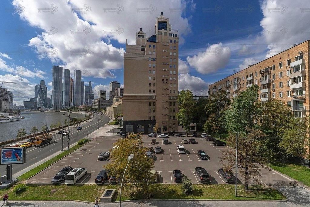 m. Krasnopresnenskaya: Apartment, 3-rooms