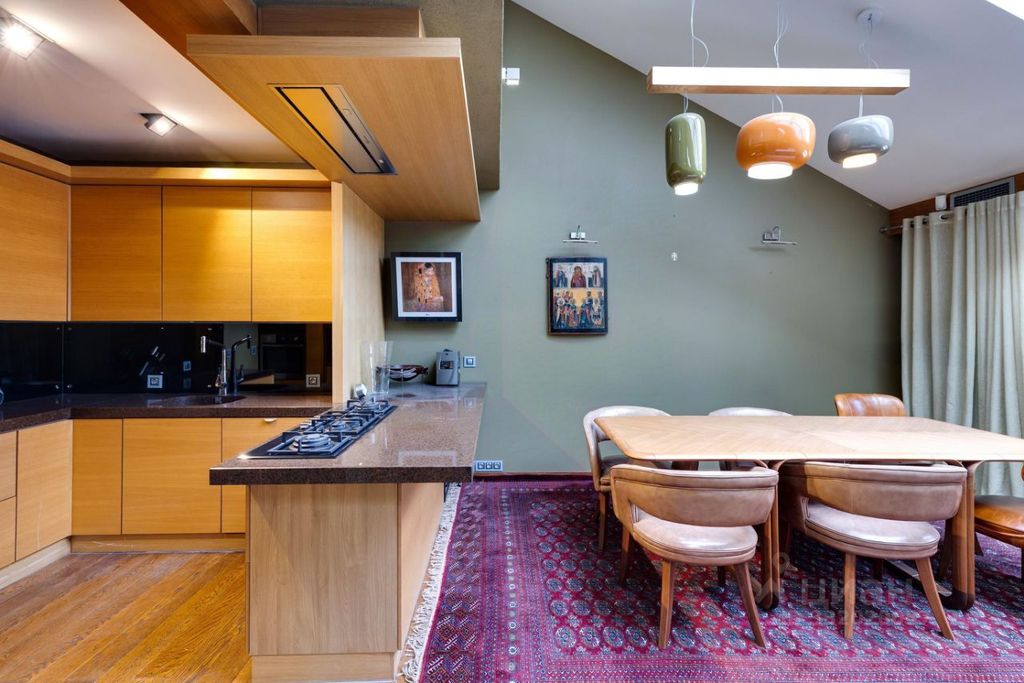 m. Barrikadnaya: Apartment, 3-rooms