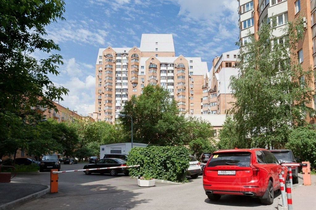 m. Barrikadnaya: Apartment, 2-rooms