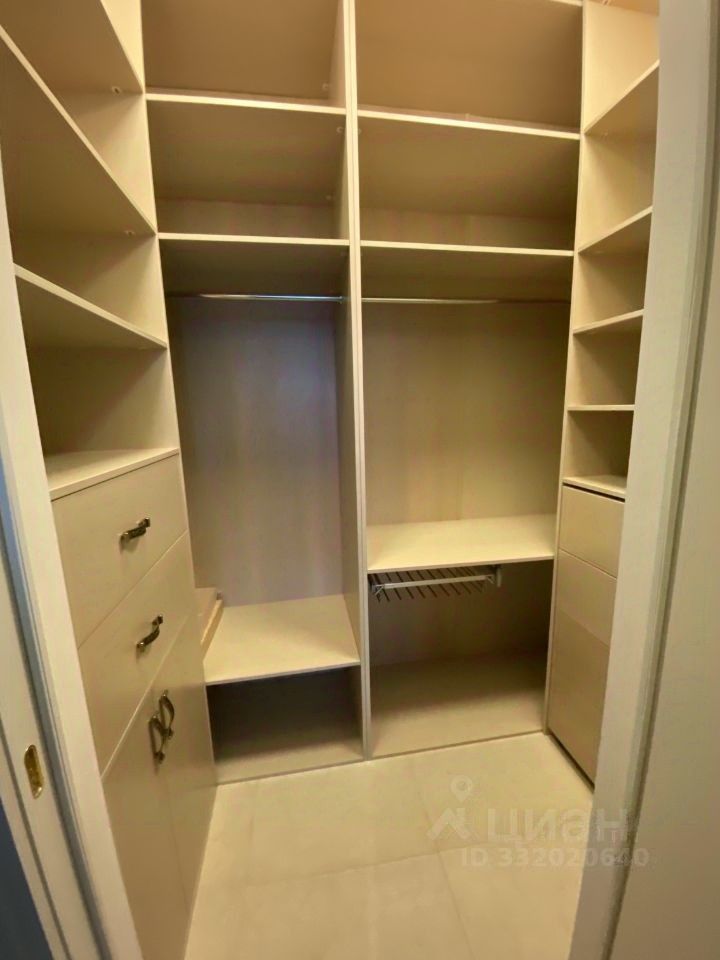 m. Profsoyuznaya: Apartment, 3-rooms
