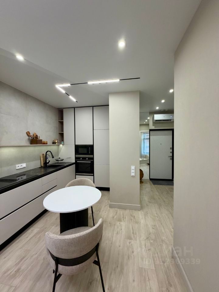 m. ZIL: Apartment, 1-rooms