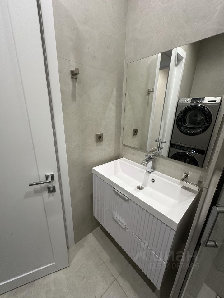 m. Aminyevskaya: Apartment, 3-rooms