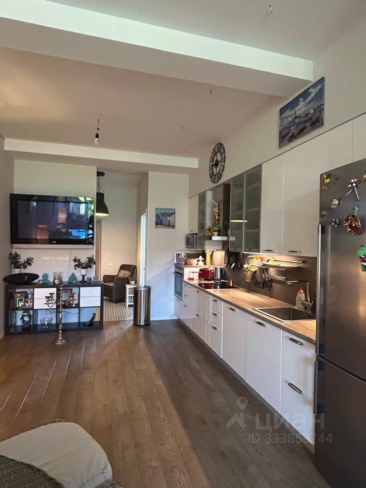 m. Pyatnitskoe shosse: Apartment, 3-rooms