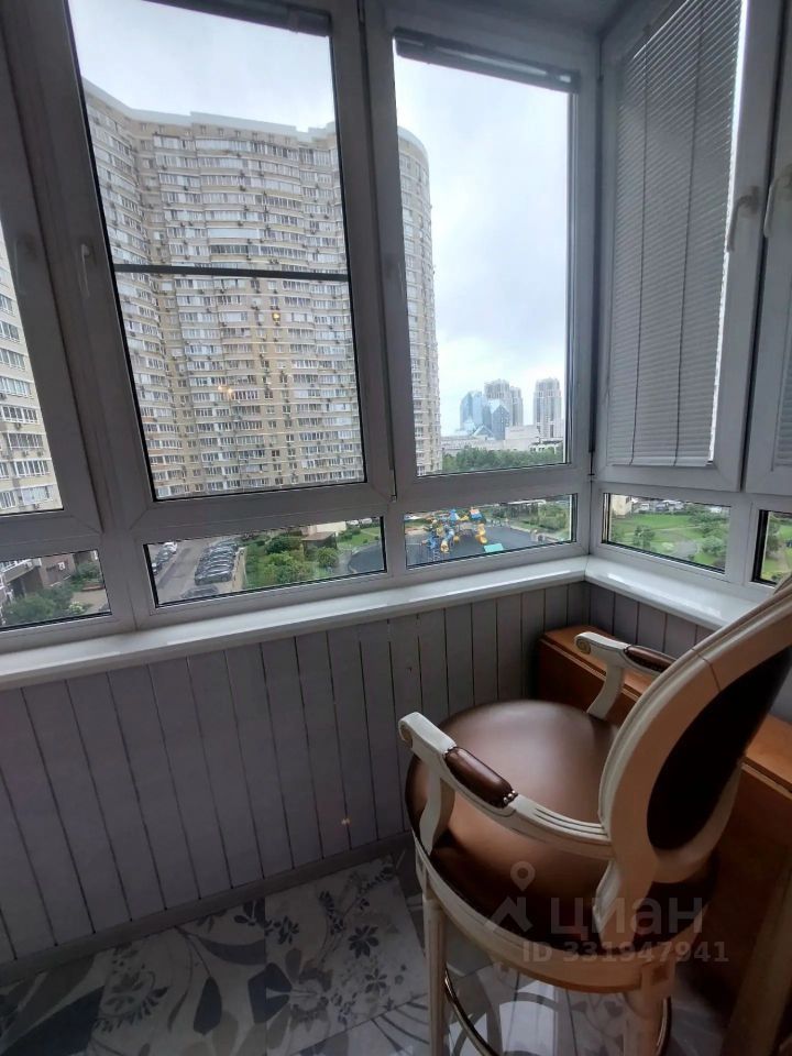 m. Yugo-Zapadnaya: Apartment, 3-rooms