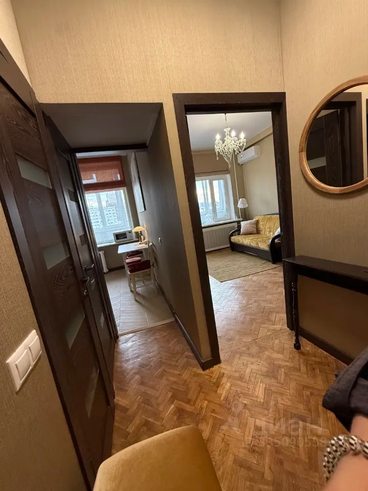 m. Kropotkinskaya: Apartment, 1-rooms