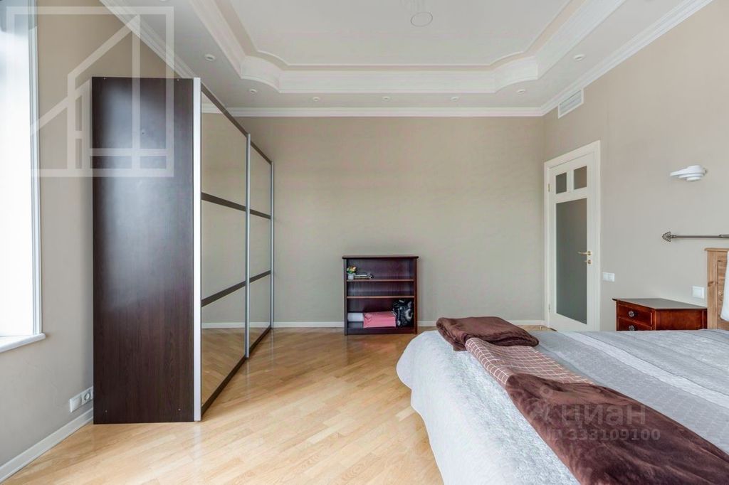 m. Mayakovskaya: Apartment, 4-rooms