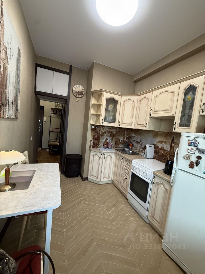 m. Kropotkinskaya: Apartment, 1-rooms