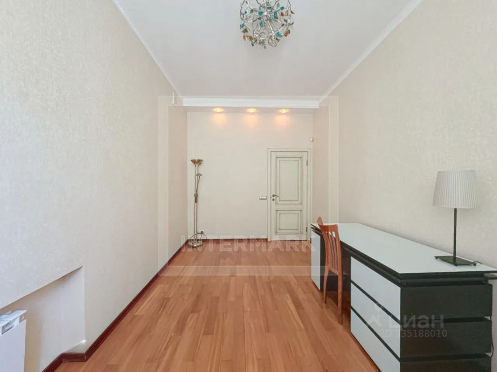 m. Tverskaya: Apartment, 3-rooms