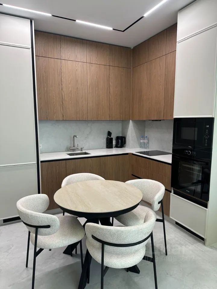m. ZIL: Apartment, 2-rooms
