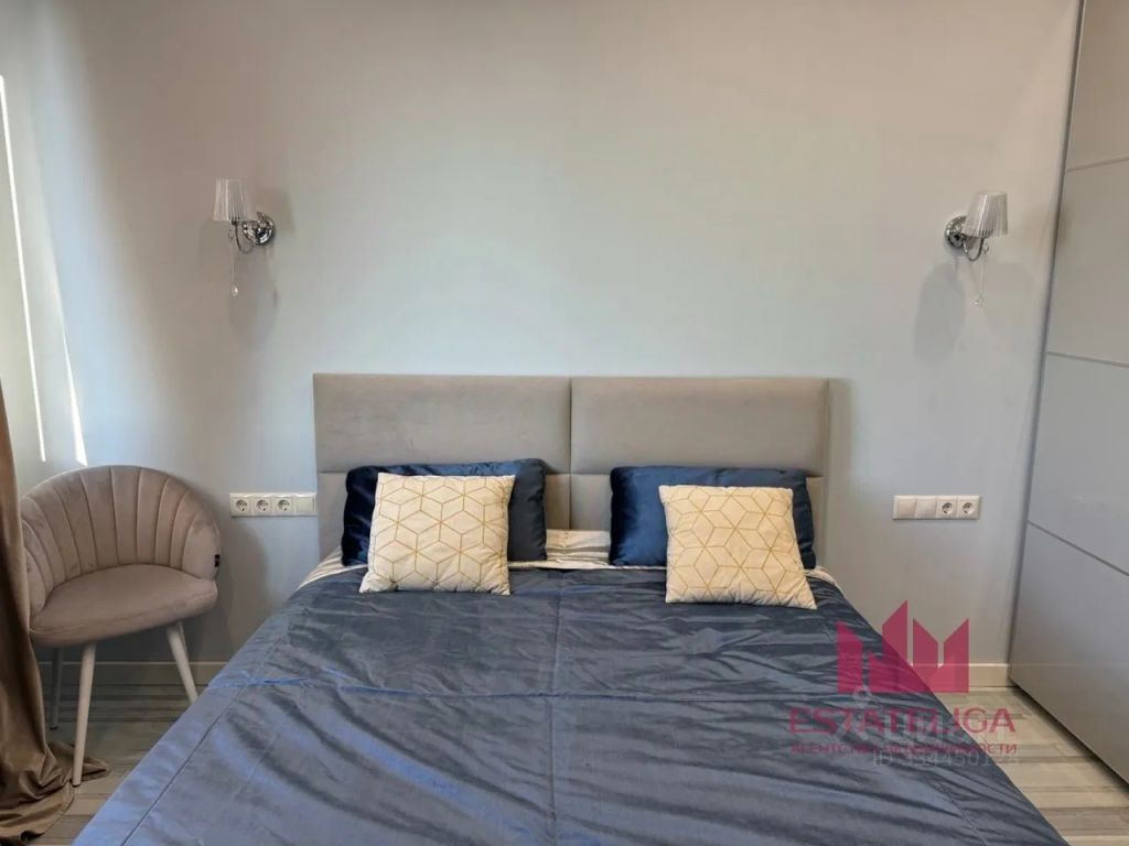 m. ZIL: Apartment, 2-rooms