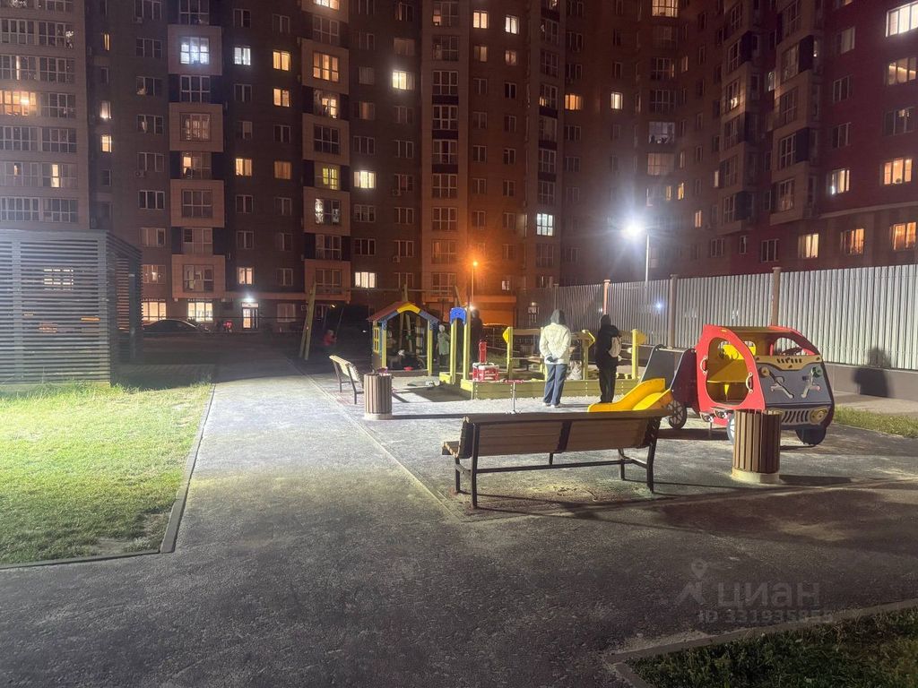 m. Aminyevskaya: Apartment, 3-rooms