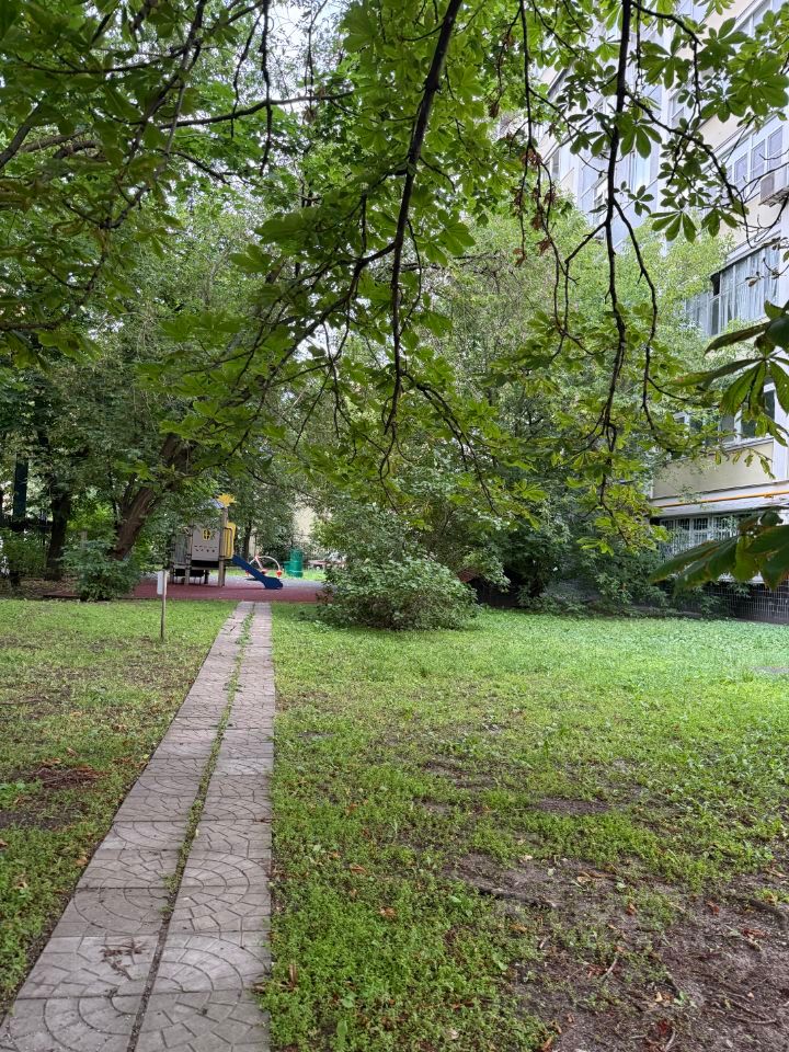 m. Kropotkinskaya: Apartment, 1-rooms