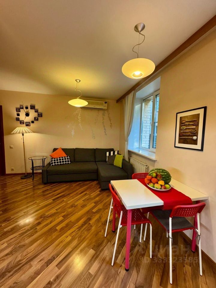m. Barrikadnaya: Apartment, 2-rooms