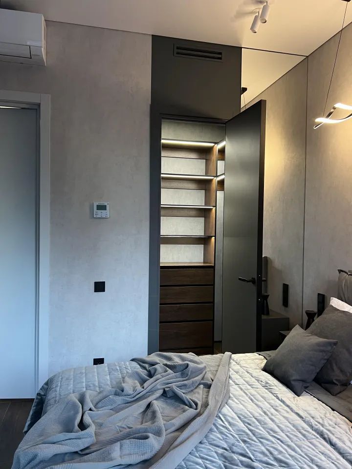 m. ZIL: Apartment, 2-rooms