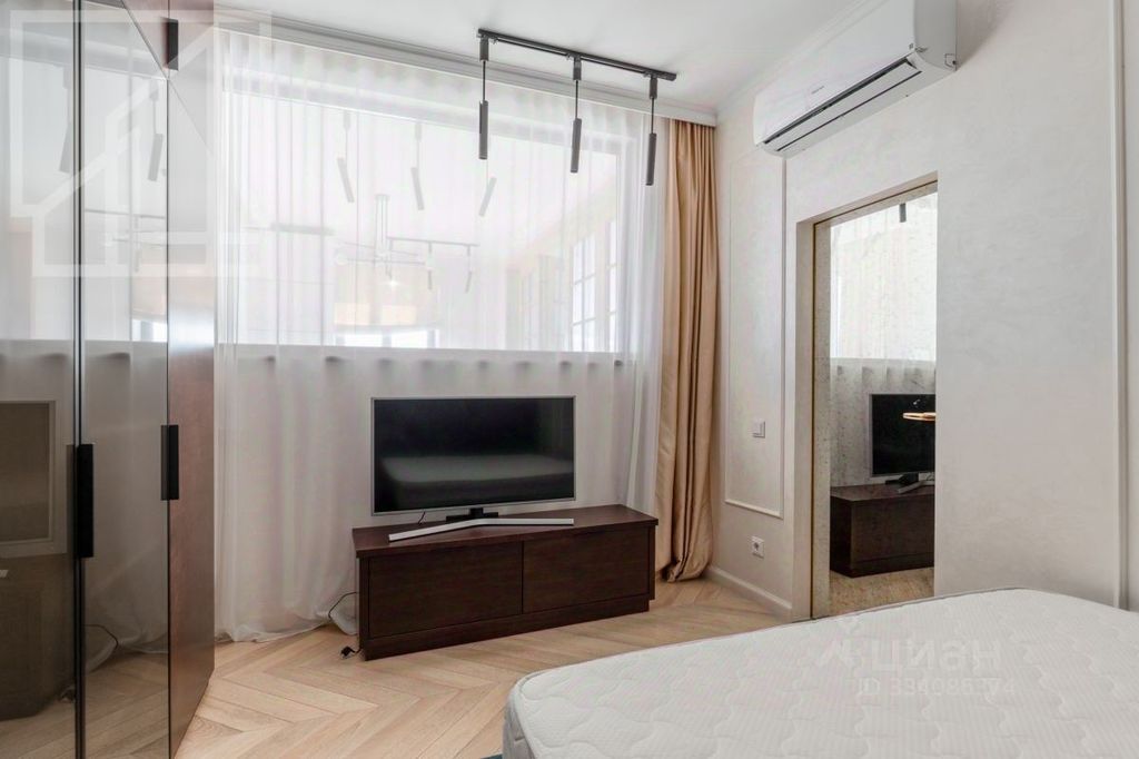 m. Ulitsa 1905 goda: Apartment, 2-rooms