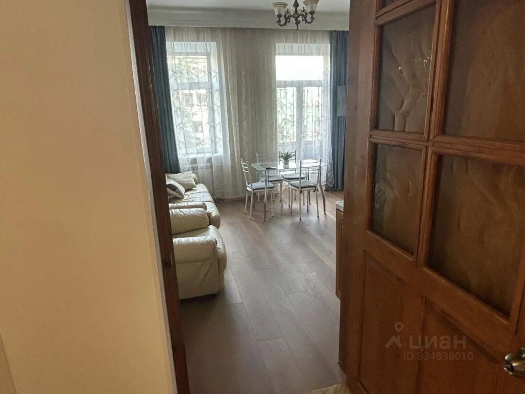 m. Okhotny ryad: Apartment, 2-rooms