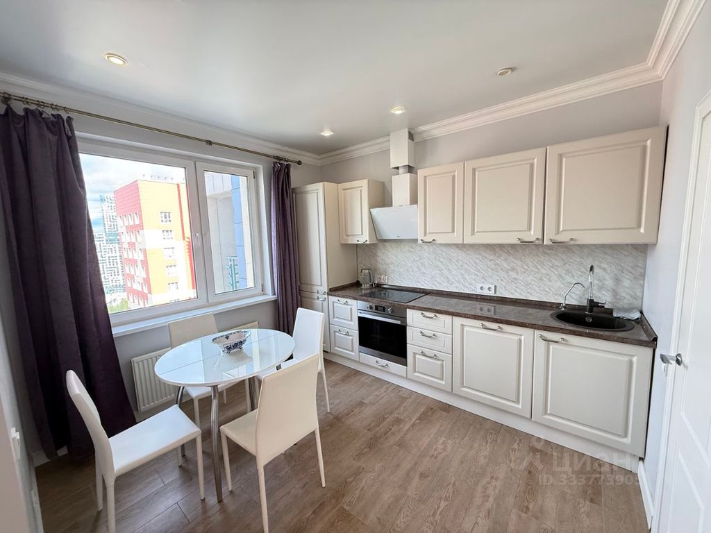m. Aminyevskaya: Apartment, 2-rooms