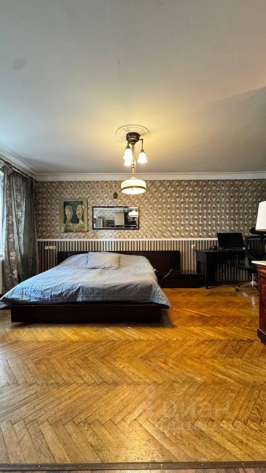 m. Maryina Roscha: Apartment, studio