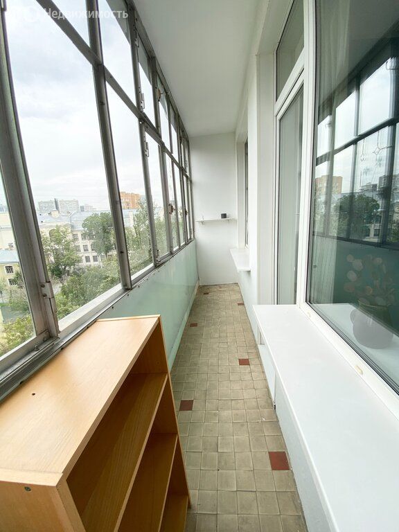 m. Kropotkinskaya: Apartment, 2-rooms