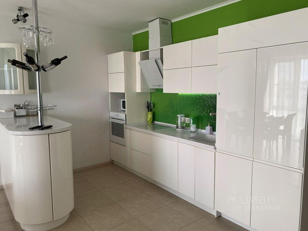 m. Saltykovskaya: Apartment, 3-rooms