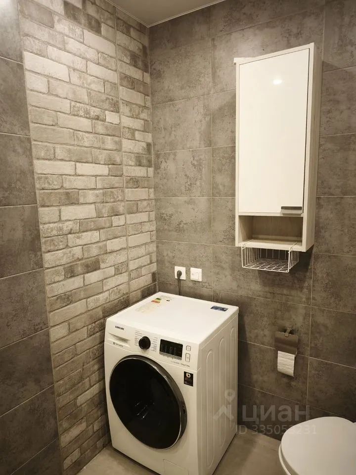 m. ZIL: Apartment, 1-rooms