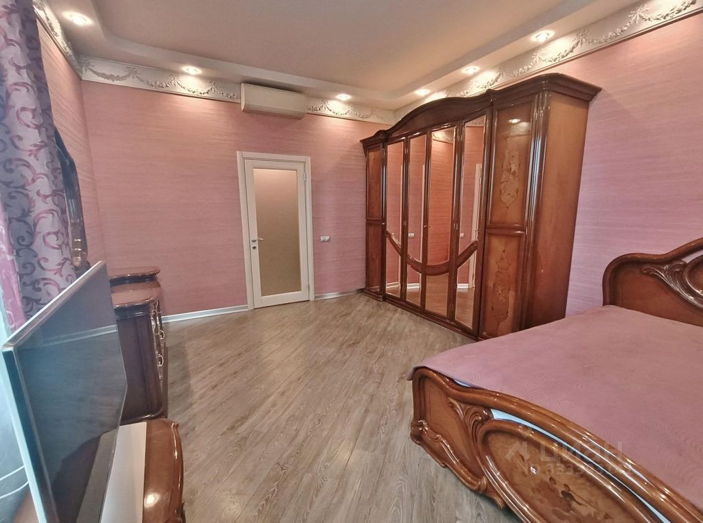 m. Oktyabrskoe pole: Apartment, 2-rooms