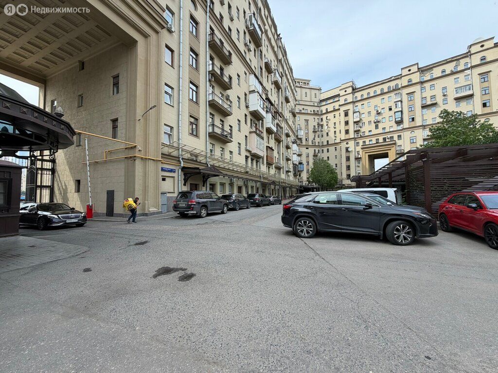m. Smolenskaya: Apartment, 3-rooms