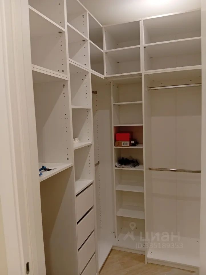m. Dubrovka: Apartment, 2-rooms